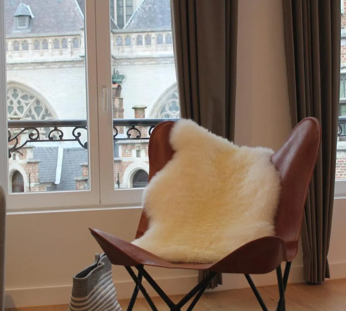 Charming Apartment With Cathedral View In Antwerp On The 2Th Floor